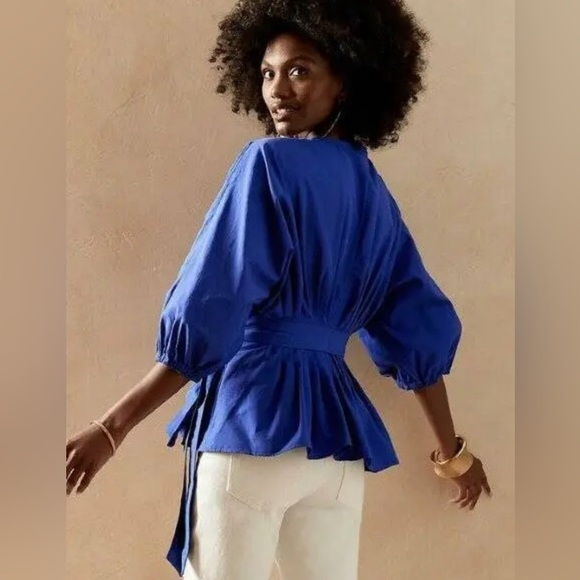NWT! BANANA REPUBLIC VOLTAGE BLUE BALLOON SLEEVE WRAP TOP - SIZE SMALL - Picture 1 of 6